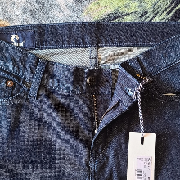 Jeans - Picture 2 of 5